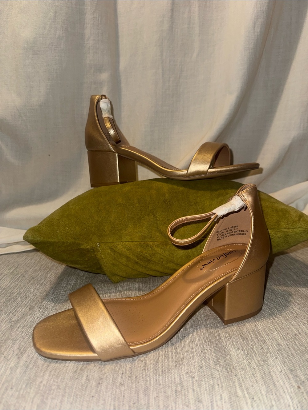 Comfortview Orly Gold Metallic Sandals Size 11 WW New